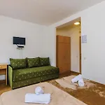 Apartamento Five-bedroom In Mali