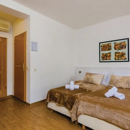 Five-bedroom In Mali Zaton (Dubrovnik-Neretva)