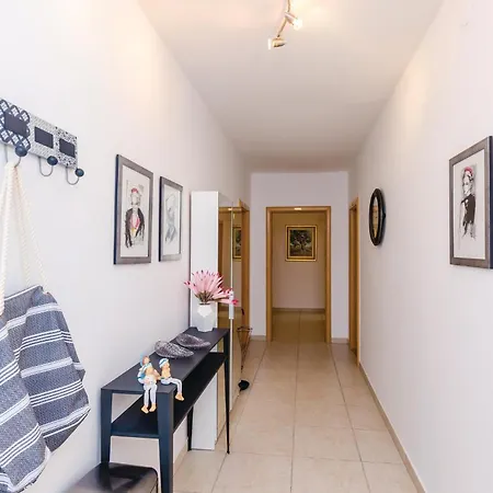 Five-bedroom In Mali * Zaton (Dubrovnik-Neretva)